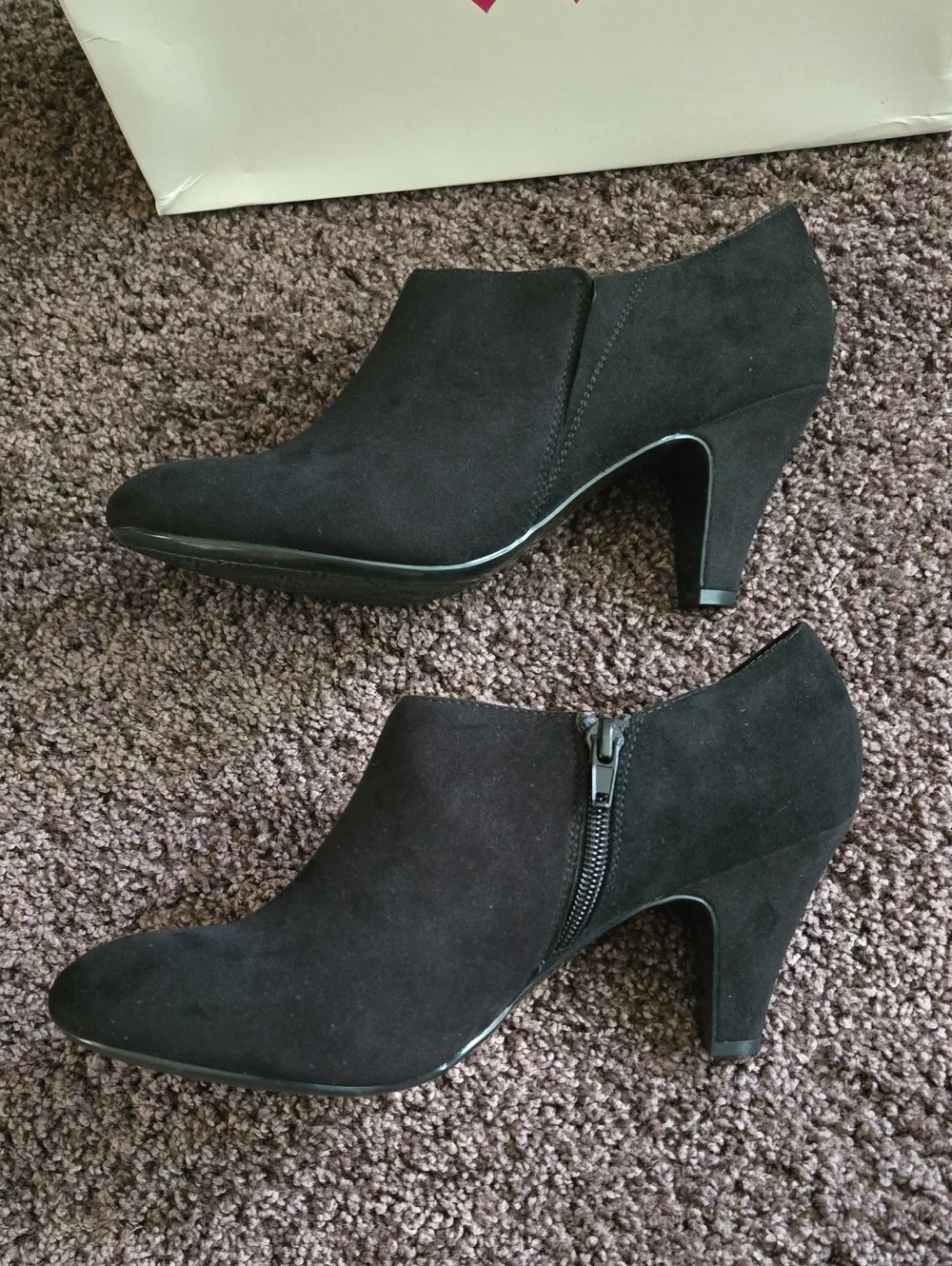 NEW Naturalizer Black Heeled Booties 8 M